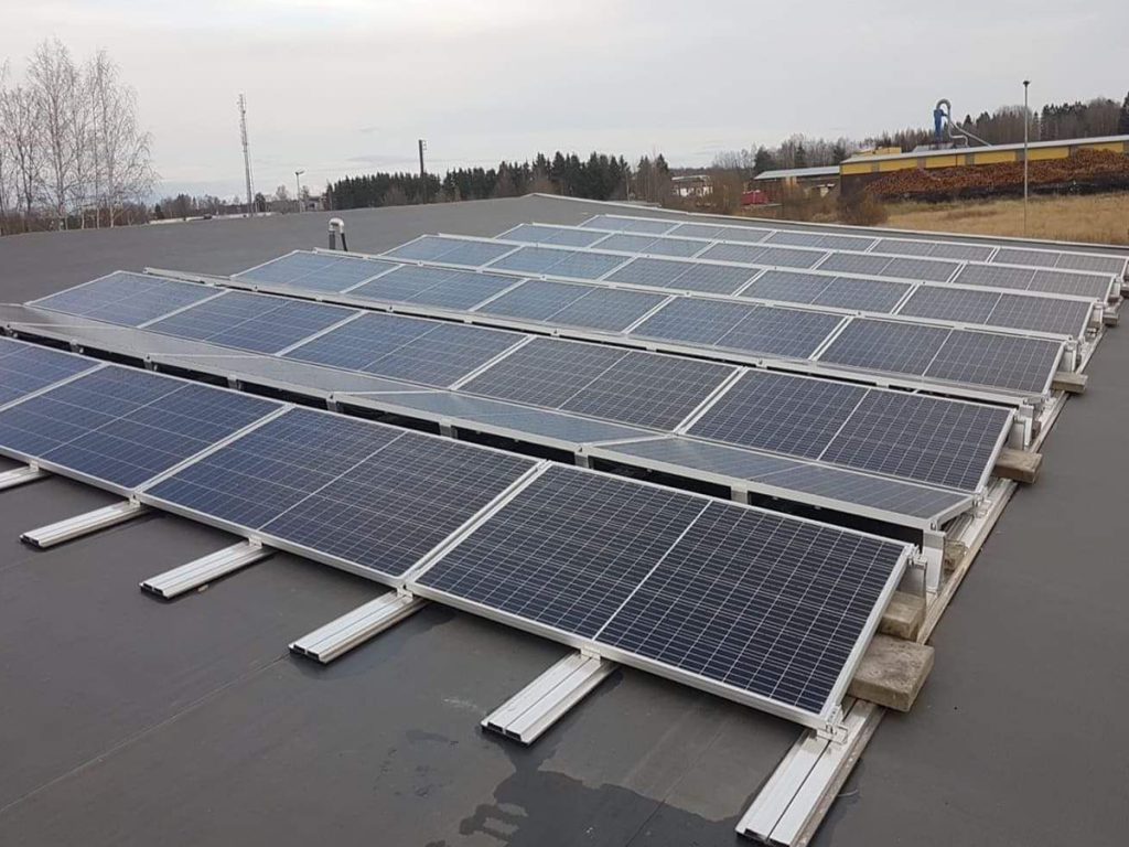Solpaneler i PFA Solteknik AB